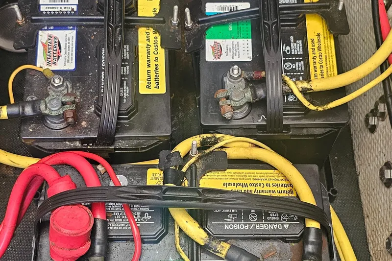 Latitude 33 Yacht Photos Pics 