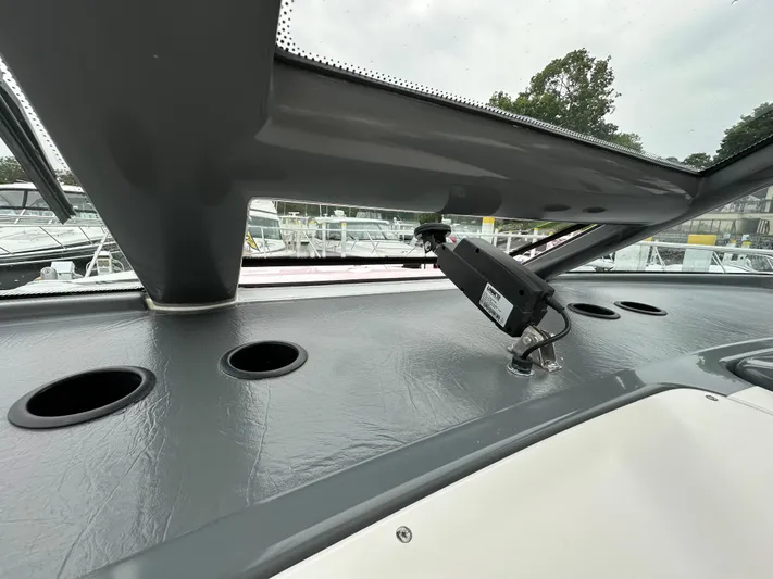  Yacht Photos Pics Power Windshield Vent