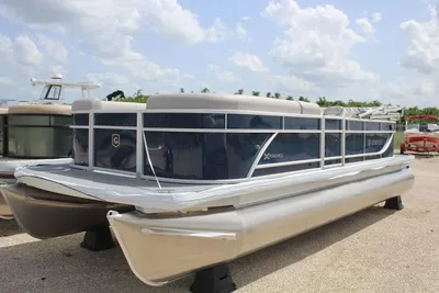 Godfrey Marine Xperience 2286 SBX