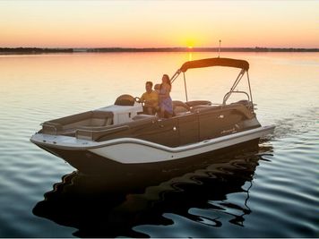 2022 Bayliner Element XR7