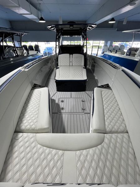 2015 Nor-Tech 390 Center Console