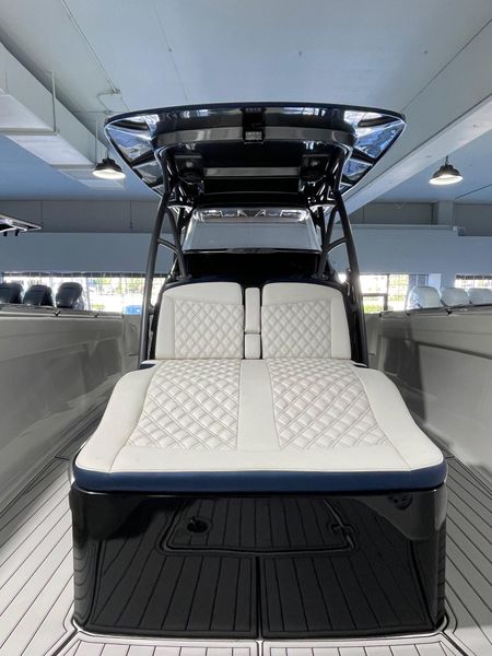 2015 Nor-Tech 390 Center Console