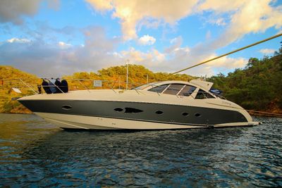 Yacht