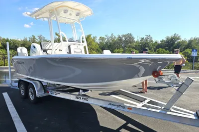 Sea Pro 202 Center Console