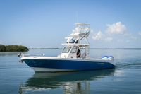 2017 Everglades 325 Center Console