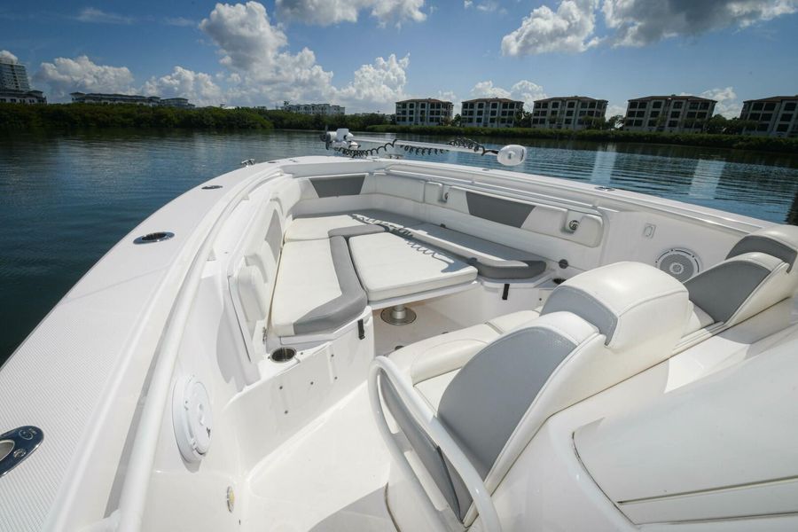 2017 Everglades 325 Center Console