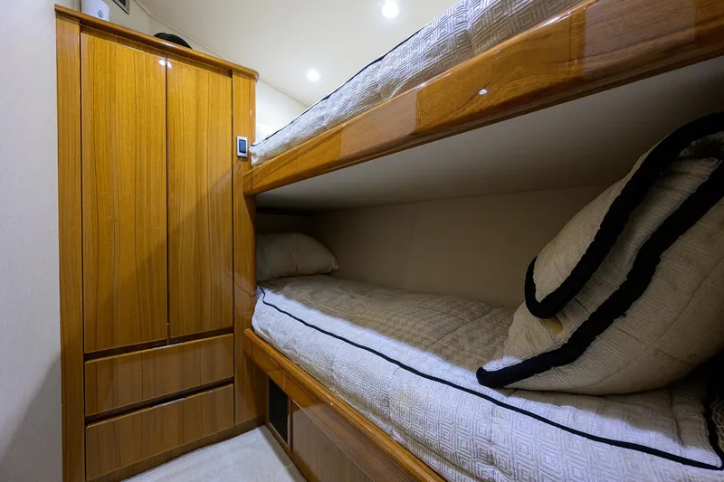 R&r Yacht Photos Pics Viking 52 R&R - Interior Stateroom