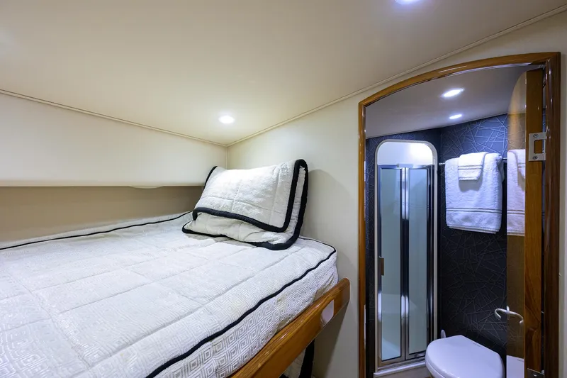 R&r Yacht Photos Pics Viking 52 R&R - Interior Stateroom