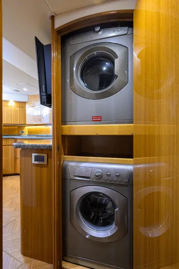 R&r Yacht Photos Pics Viking 52 R&R - Interior Laundry