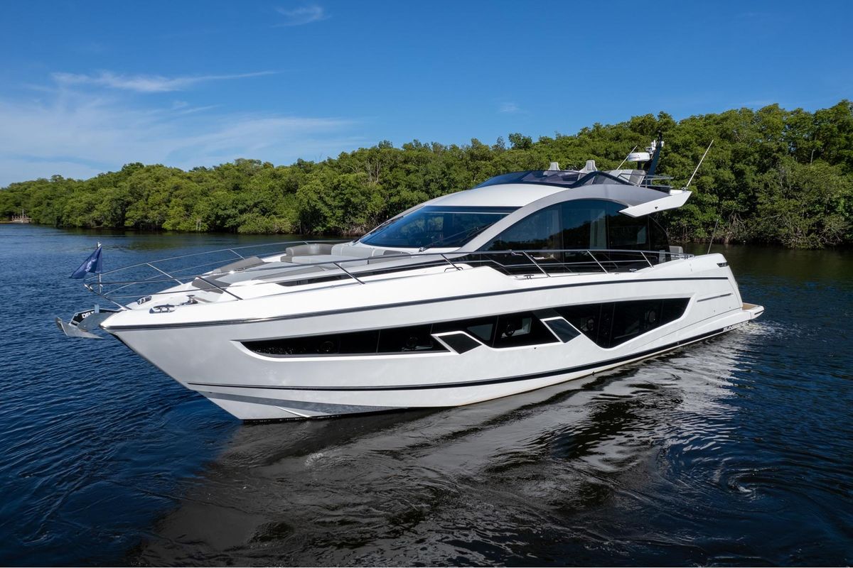 2022 Sunseeker 65