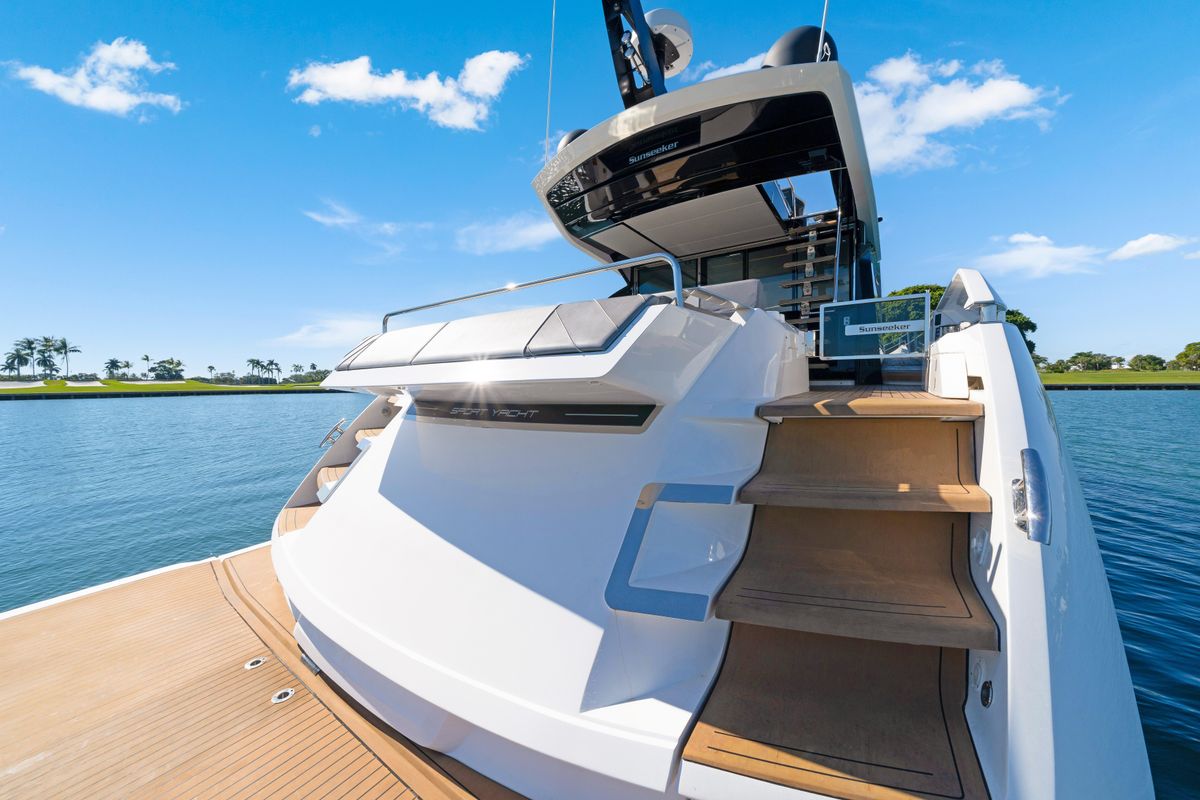 2022 Sunseeker 65 