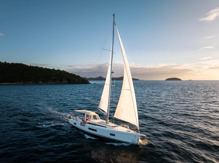 Sunday Girl Yacht Photos Pics 