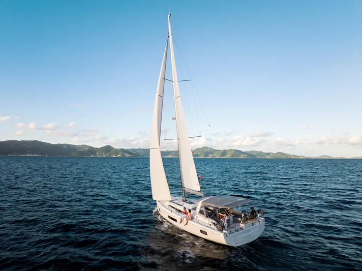 Sunday Girl Yacht Photos Pics 