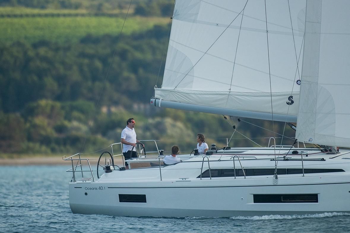 2026 Beneteau 42 