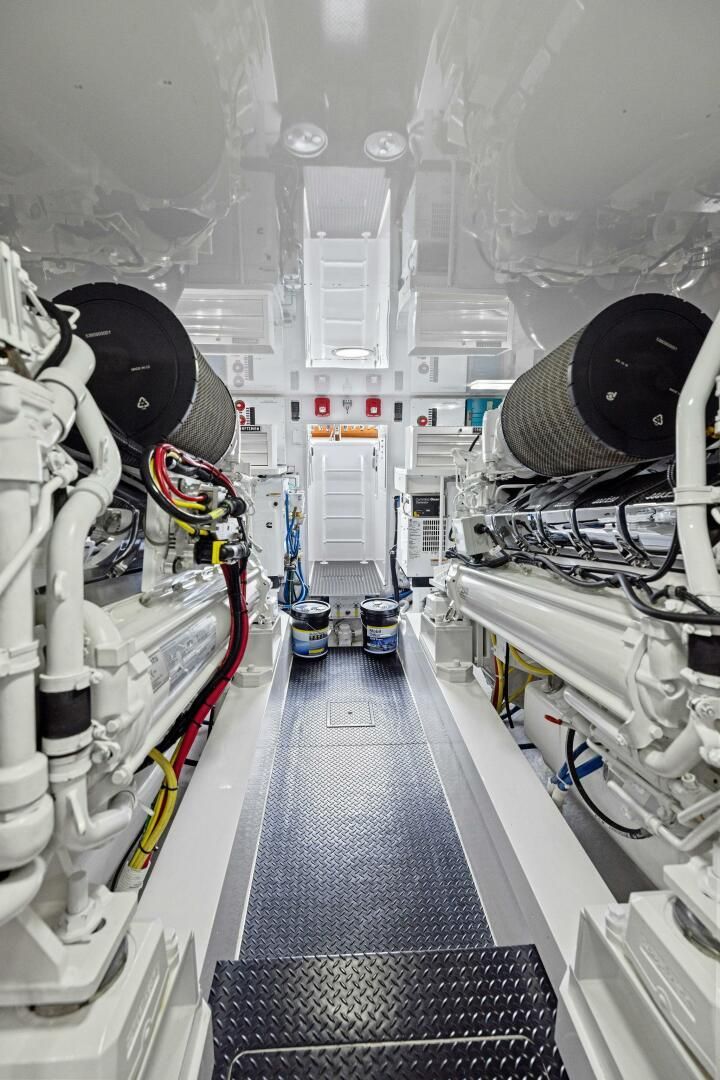 2021 Viking 68 
