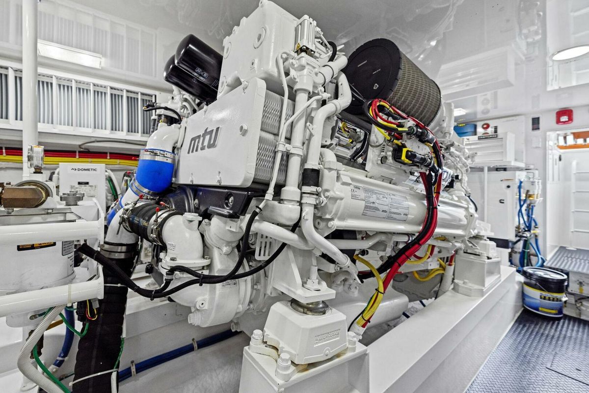 2021 Viking 68 