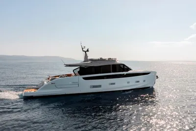 Azimut Seadeck 7