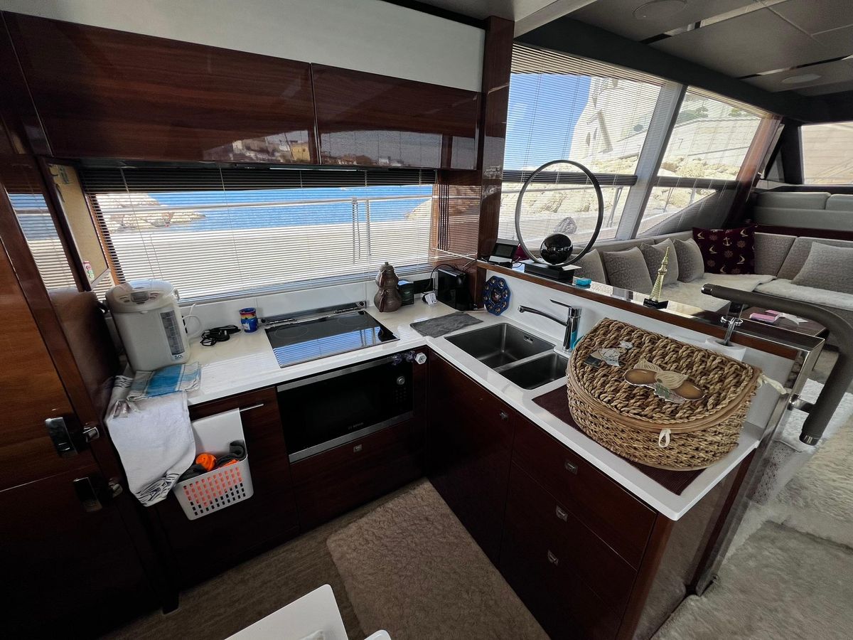 2017 Princess 68 