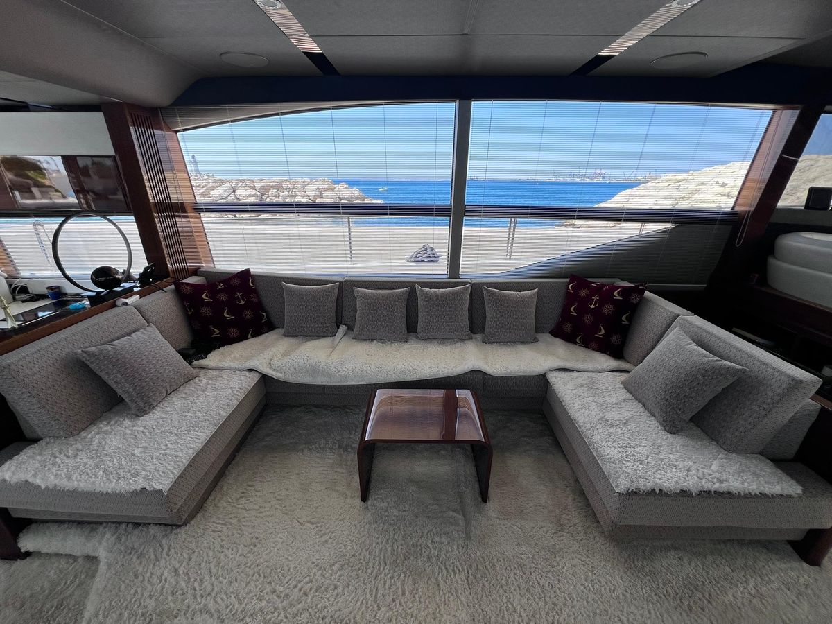 2017 Princess 68 