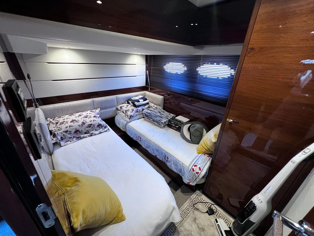 2017 Princess 68 