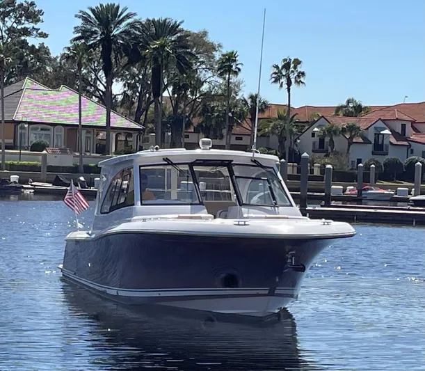 Miss Sue Yacht Photos Pics 33 Southport Miss Sue- Profile