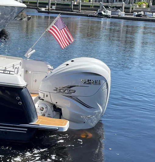 Miss Sue Yacht Photos Pics 33 Southport Miss Sue- Engines