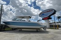 2023 Boston Whaler 320 Vantage