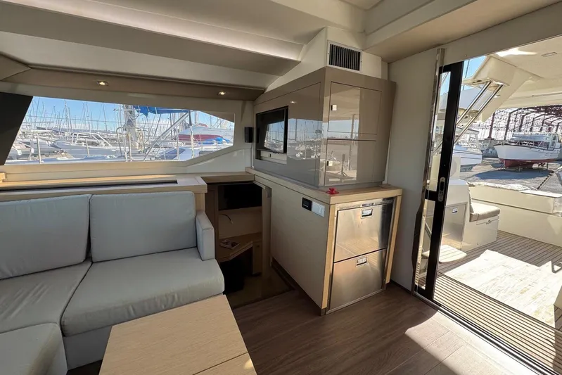 Astr&Eacute;a 42 Yacht Photos Pics Astr&eacute;a 42 - Carr&eacute;