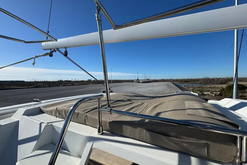 Astr&Eacute;a 42 Yacht Photos Pics Astr&eacute;a 42 - Lounge deck