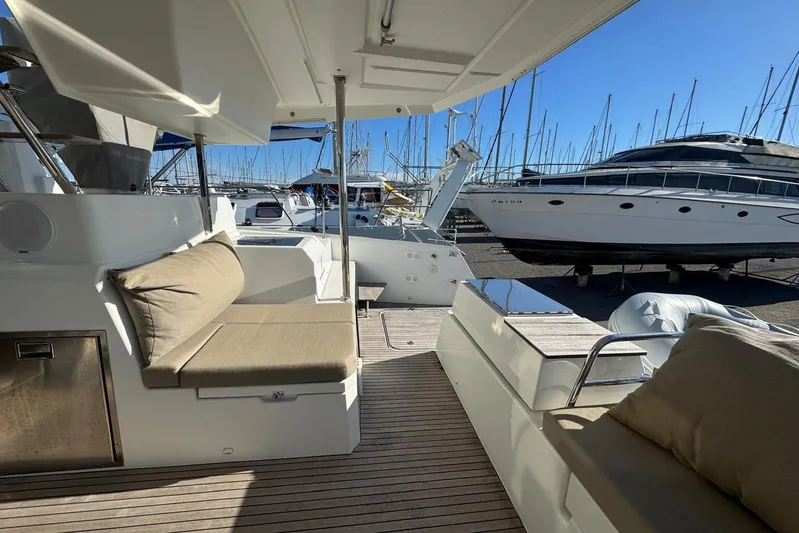 Astr&Eacute;a 42 Yacht Photos Pics Astr&eacute;a 42 - Cockpit arri&egrave;re