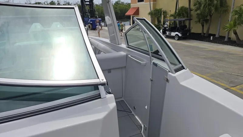  Yacht Photos Pics 2020 Aviara AV32 OB boat with open cockpit and sleek design.