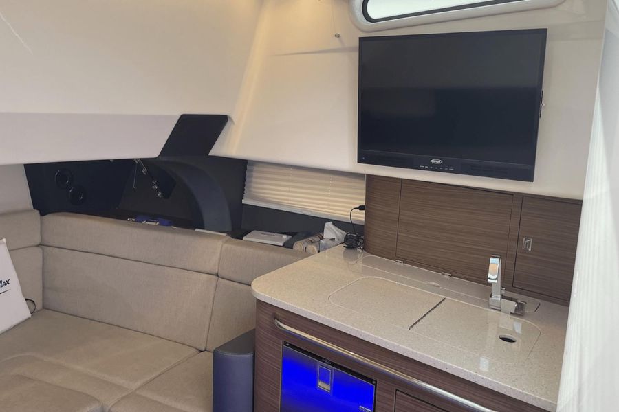 2020 Boston Whaler 420 Outrage