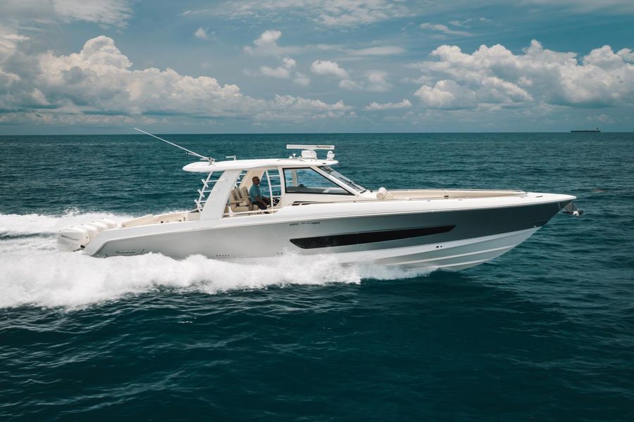 2020 Boston Whaler 420 Outrage