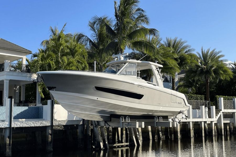 2020 Boston Whaler 420 Outrage