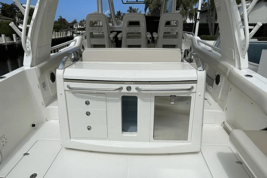 2020 Boston Whaler 420 Outrage