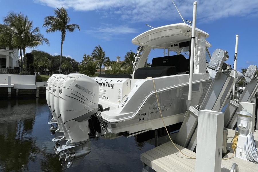 2020 Boston Whaler 420 Outrage