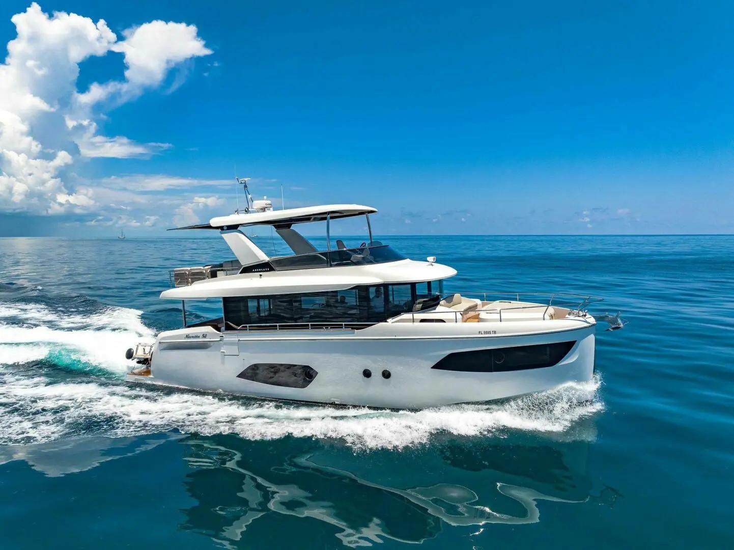 2022 Absolute NAVETTA 52 | 52ft