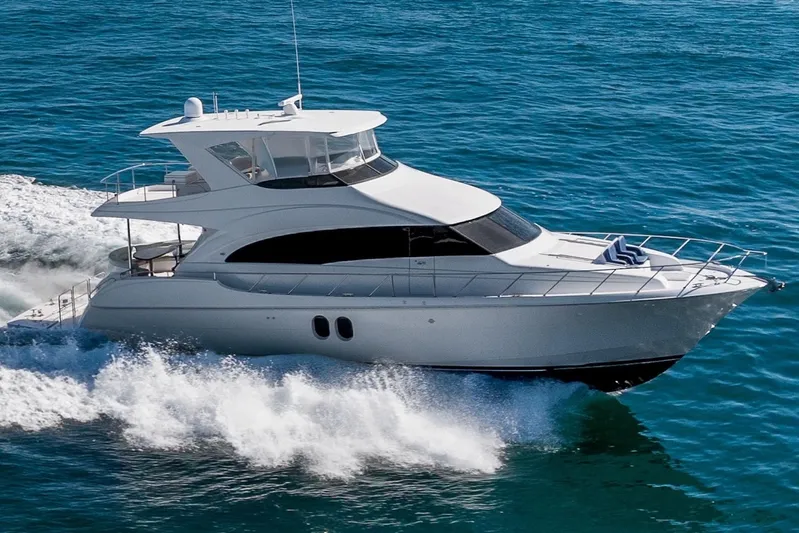 Elsewhere Yacht Photos Pics 2013 Hatteras 60 Motor Yacht cruising on open sea.