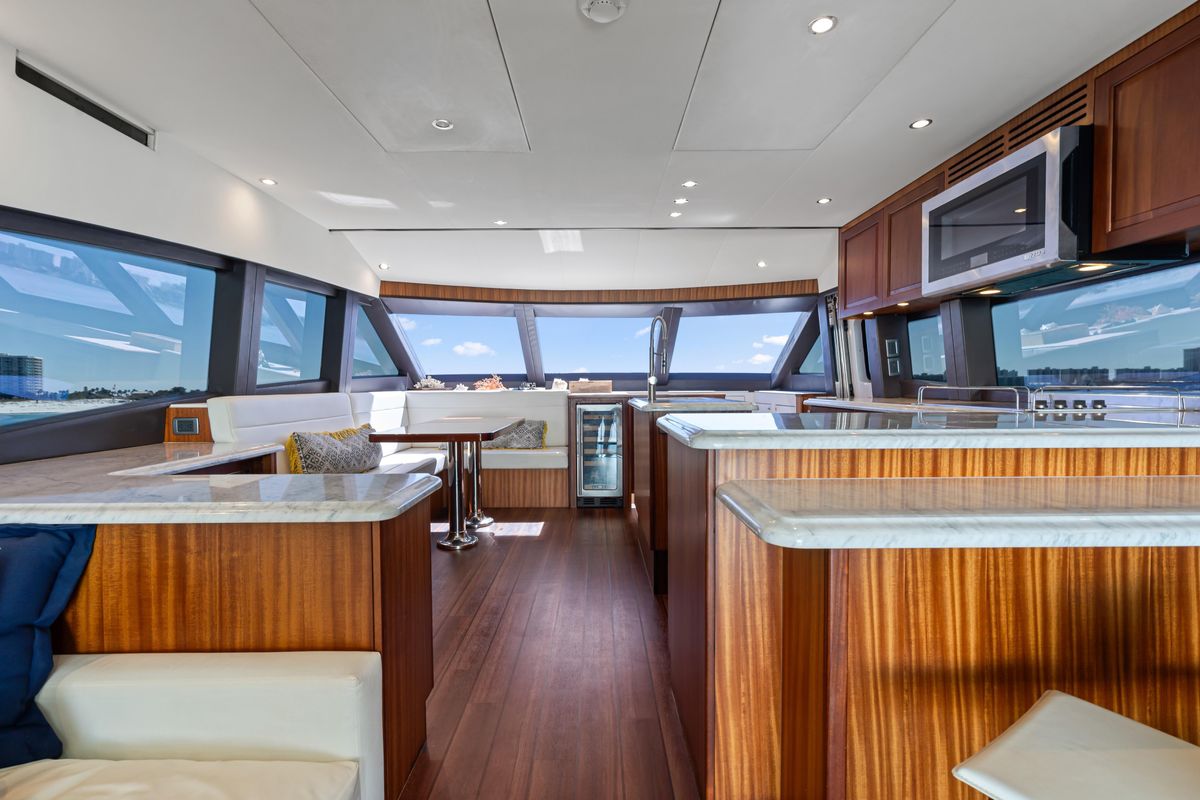 2013 Hatteras 60 