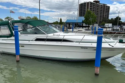 Sea Ray 340 Express Cruiser