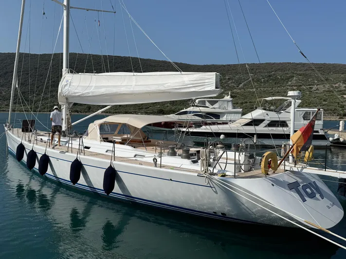 Toy Yacht Photos Pics 