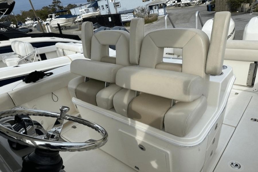 2017 Boston Whaler 280 Outrage