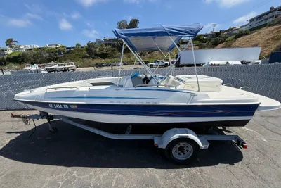 Bayliner 197 Deck Boat