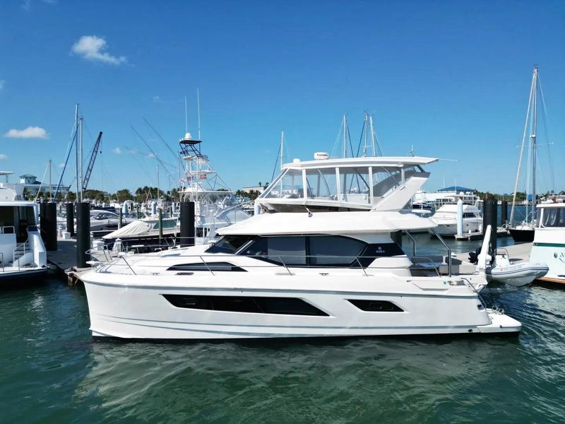 2018 Aquila 44 Yacht