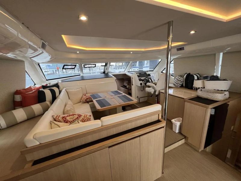 2018 Aquila 44 Yacht