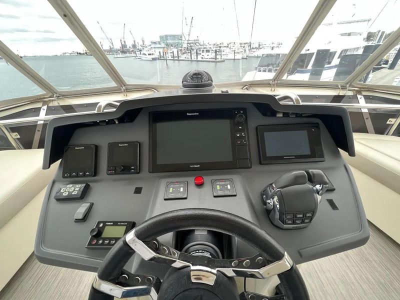 2018 Aquila 44 Yacht