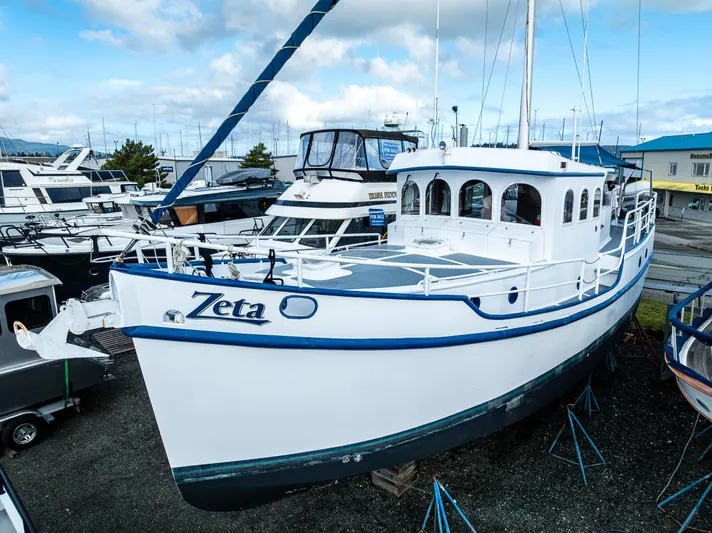 Zeta Yacht Photos Pics 