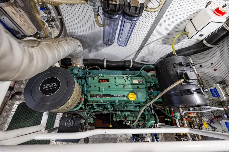 Zeta Yacht Photos Pics 