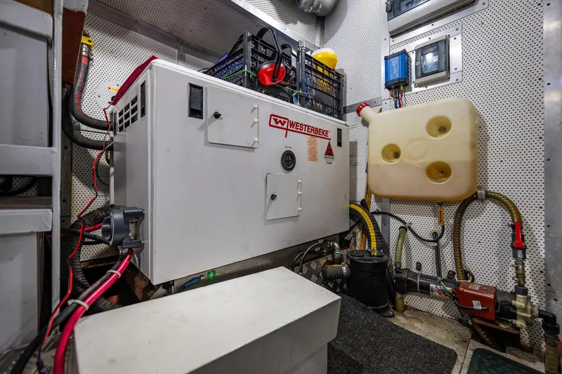 Zeta Yacht Photos Pics 