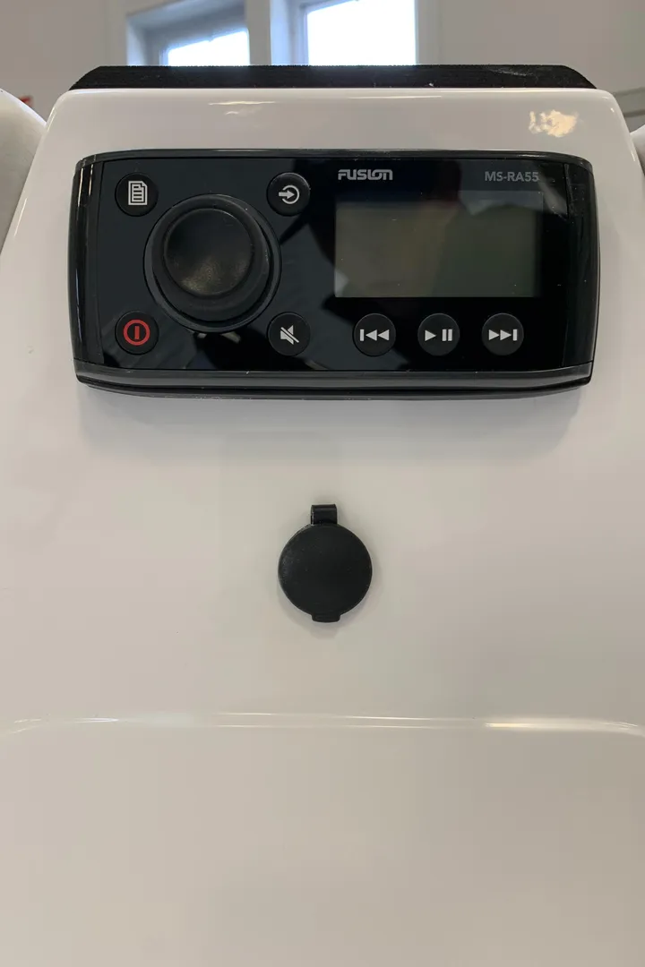 2025 Hurricane SunDeck Sport 185 OB Photo